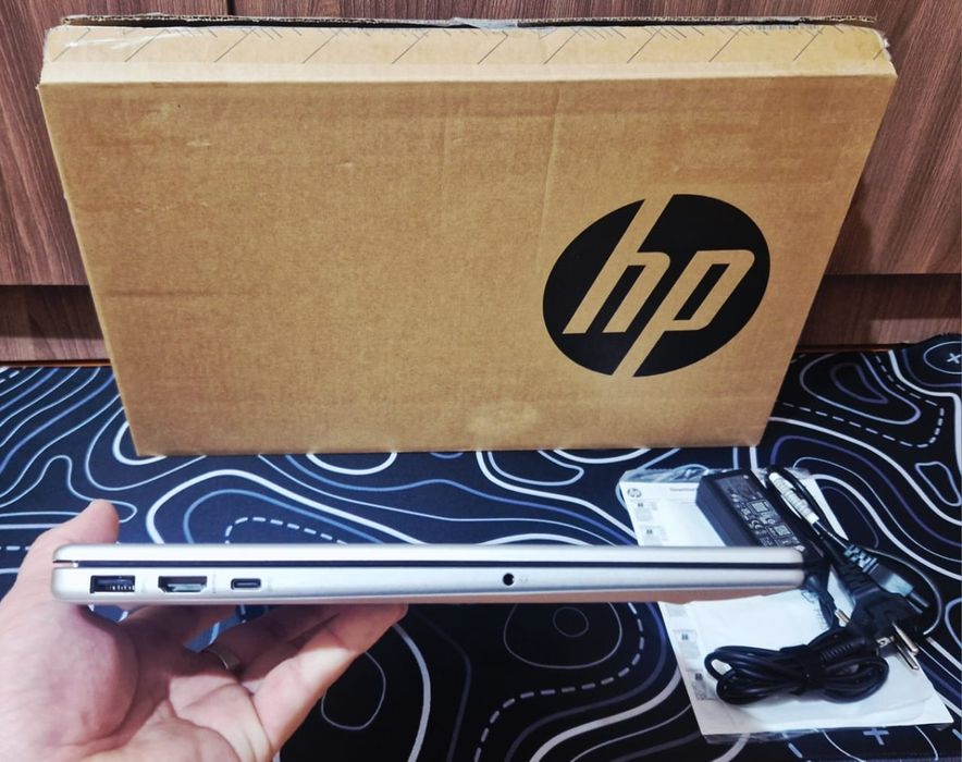 Hp laptop 15 Ультрабук 24-25 год!