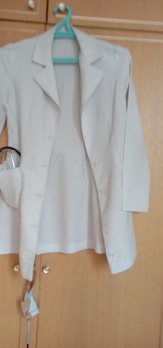Продам медицинские халаты