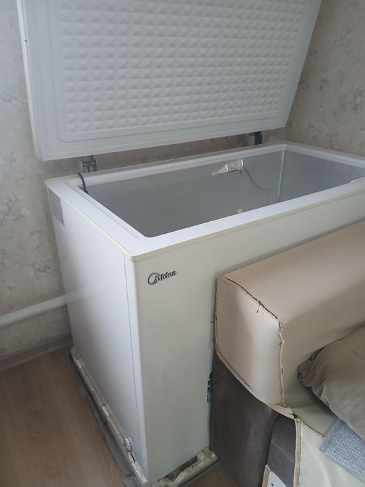 морозильник Midea AS-390C