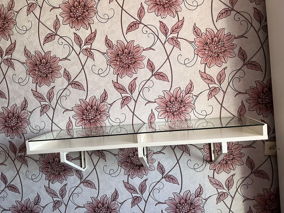 ИКЕА полка белая , стекло