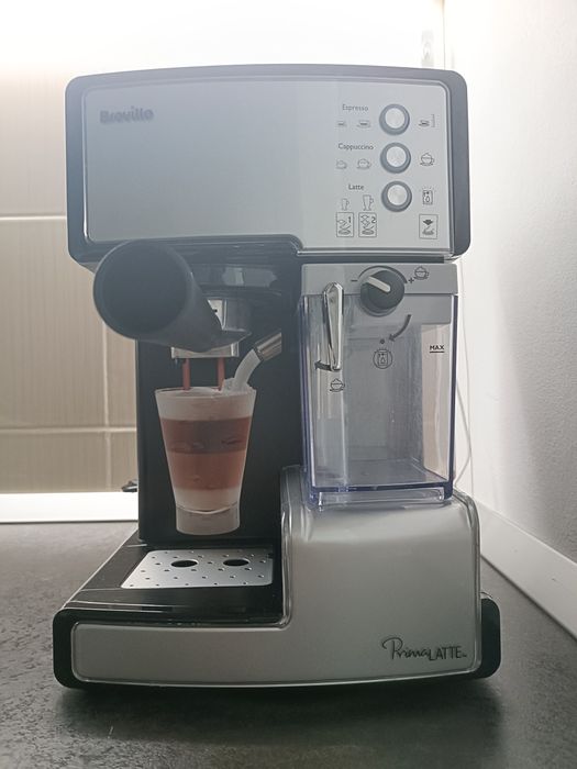 Vând espresor manual Breville Prima Latte aproape nou