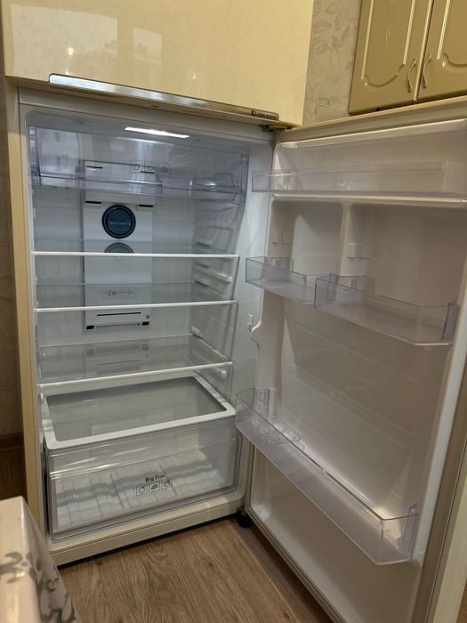 Холодильник Samsung