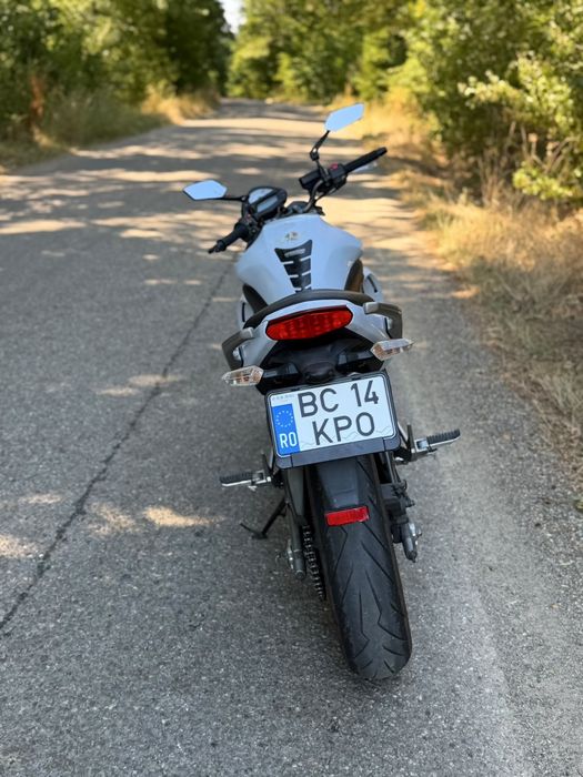 Kawasaki.  ER-6N