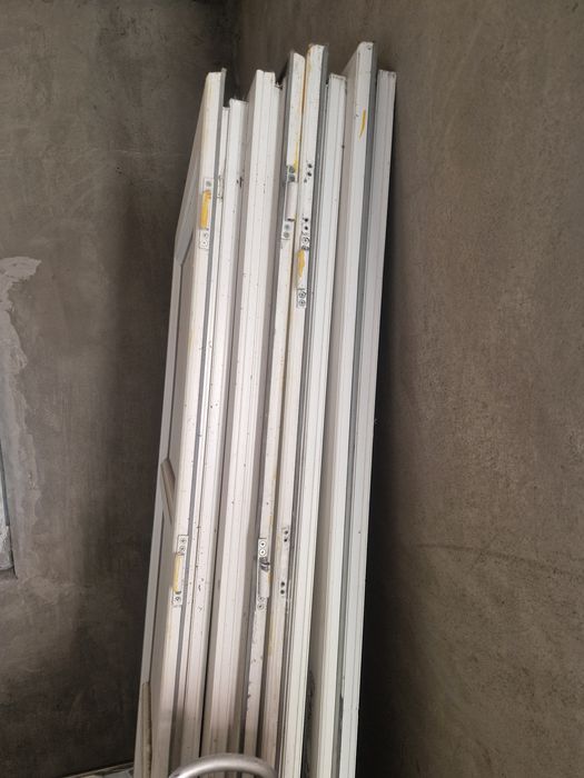 Пластмасовый Двустворчатая дверь