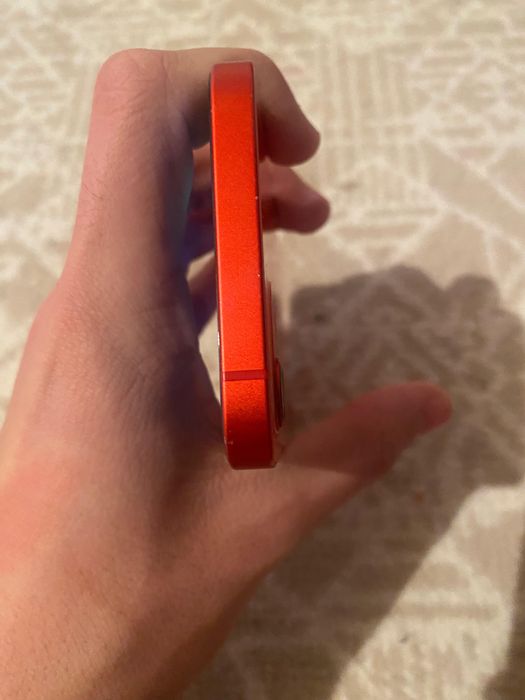 Iphone 12.