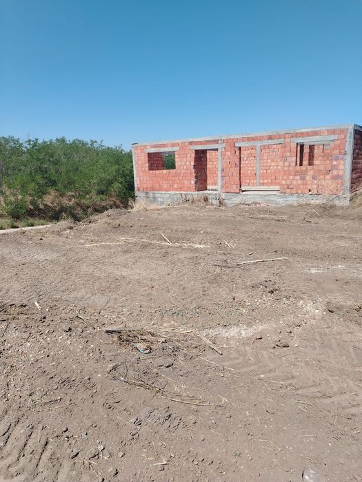 Vând proiect in dezvoltare lângă Arad