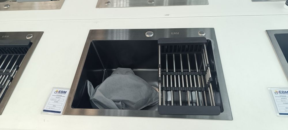 Стильная мойка со смесителем