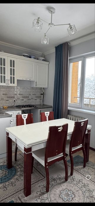 Продам стул и 6 стулья