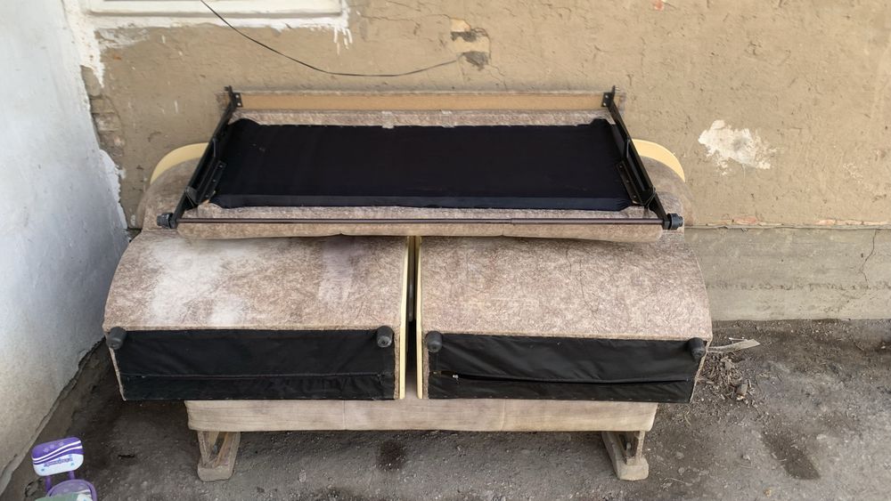 Диван в хорошом состоянии