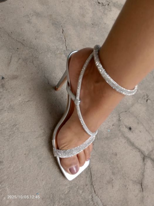 Босоножки новые 37-37,5