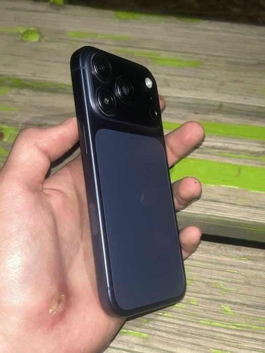 iPhone 17 pro срочно