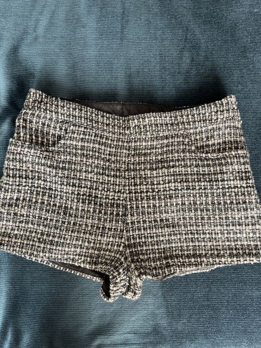 Къси дамски панталони