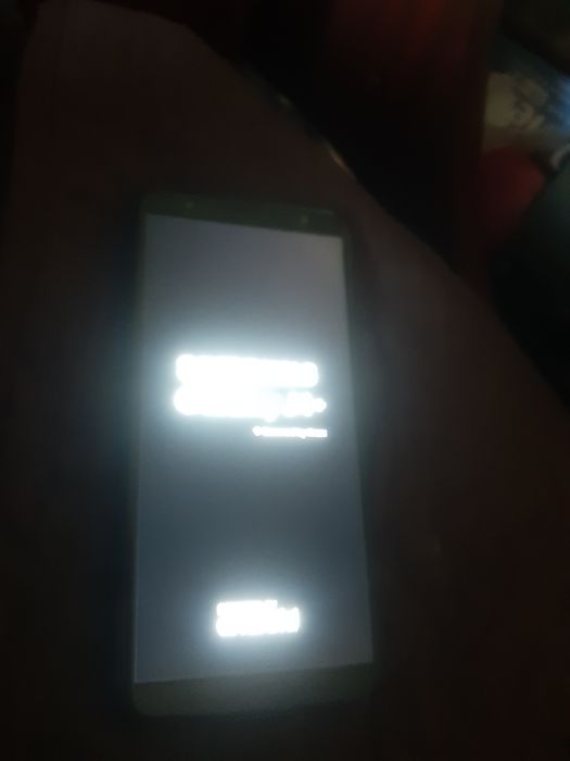 Telefon samsung  cu  model  blocat