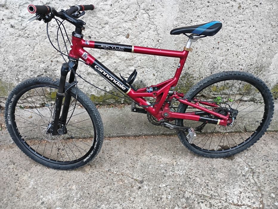 Bicicleta cannondale jekyll 600