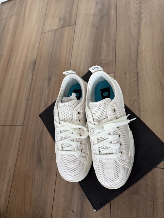 Оригинални Diesel бели кецове- НОВИ,неносени