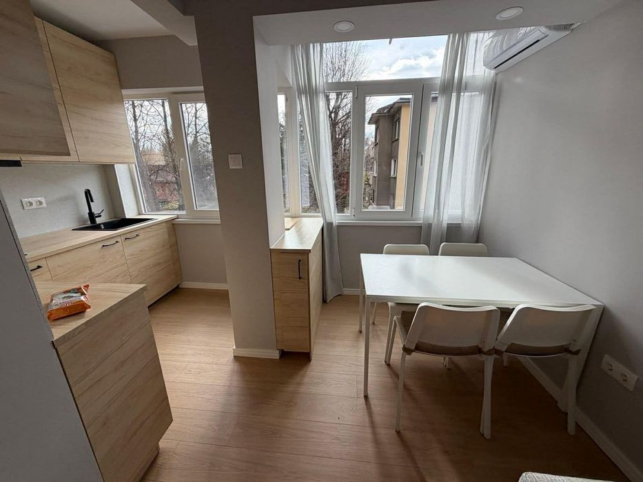 Дава се под наем Двустаен апартамент в София, Лозенец - 75 кв.м за 800 € - Снимка #2