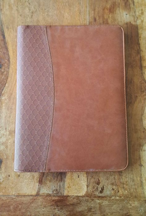 папка за документи луксозна кожена кафява с калкулатор A4 Размер