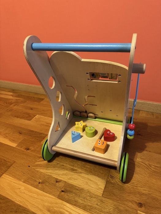 Antepremergător din lemn cu activități – stare foarte bună