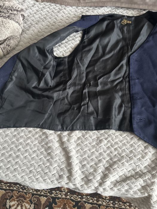 Продам жилет школьный