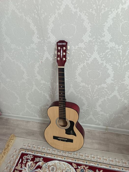 Гитара акустика нормально состояние новый