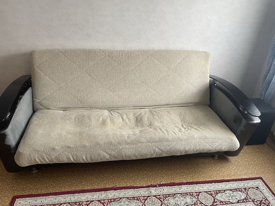 Диван в хорошем состоянии