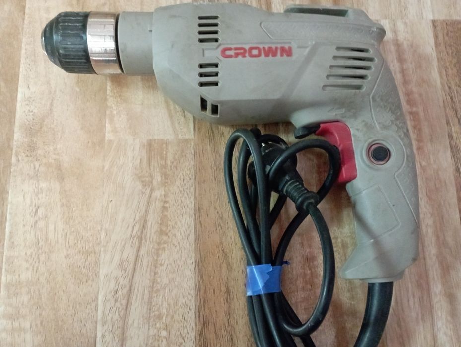 Продается дрель электрическая
