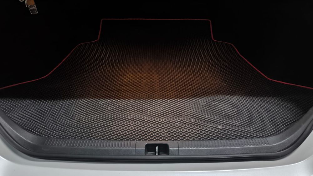 Коврик в багажник на Камри 70-75 .