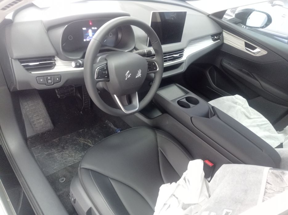 Hongqi E-QM5 электромобиль