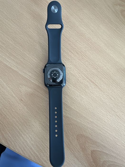 Часовник на Apple watch 8серия на 100% капацитет