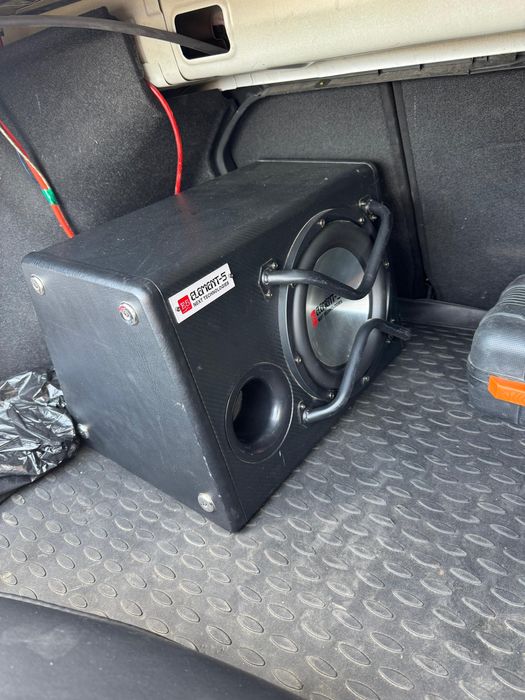 Продам сабвуфер,срочно