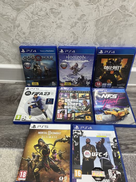 PlayStation 5 + 2 джойстика + 7 игр