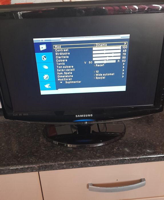 Vând tv Samsung   HD