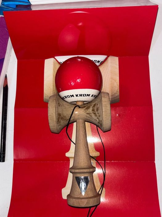 Krom pop lol culoarea rosie