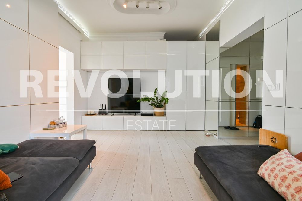 Дава се под наем Тристаен апартамент в София, Яворов - 100 кв.м за 870 € - Снимка #2