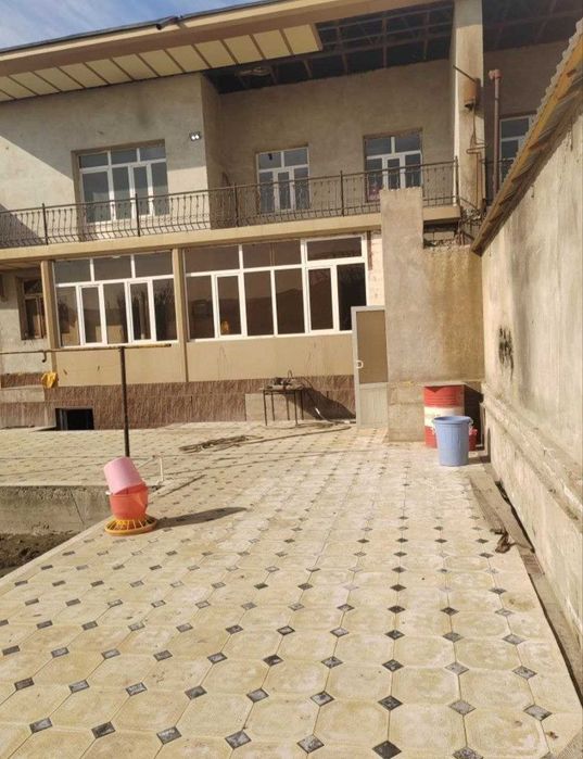 6 хонали, 6 сотикдан иборат булган ховли сотилади.