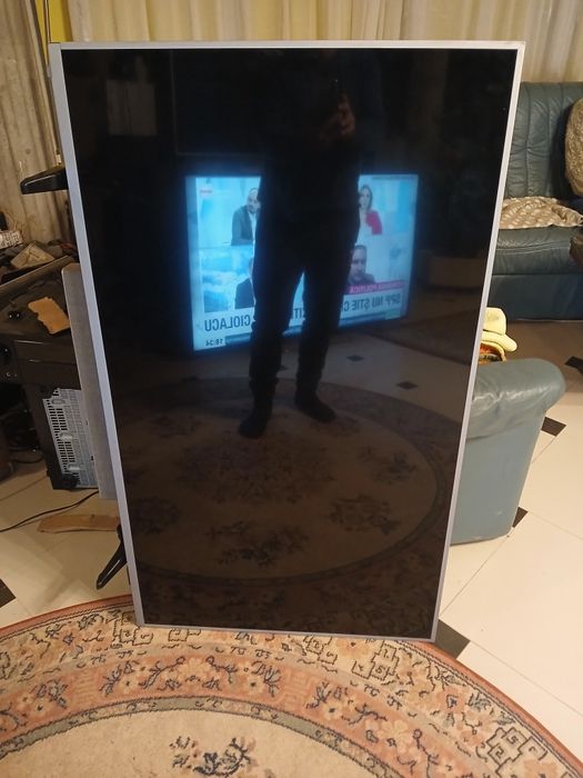 Ebola 55 cm și Philips 4k network 140 cm funcționale perfect cu teleco