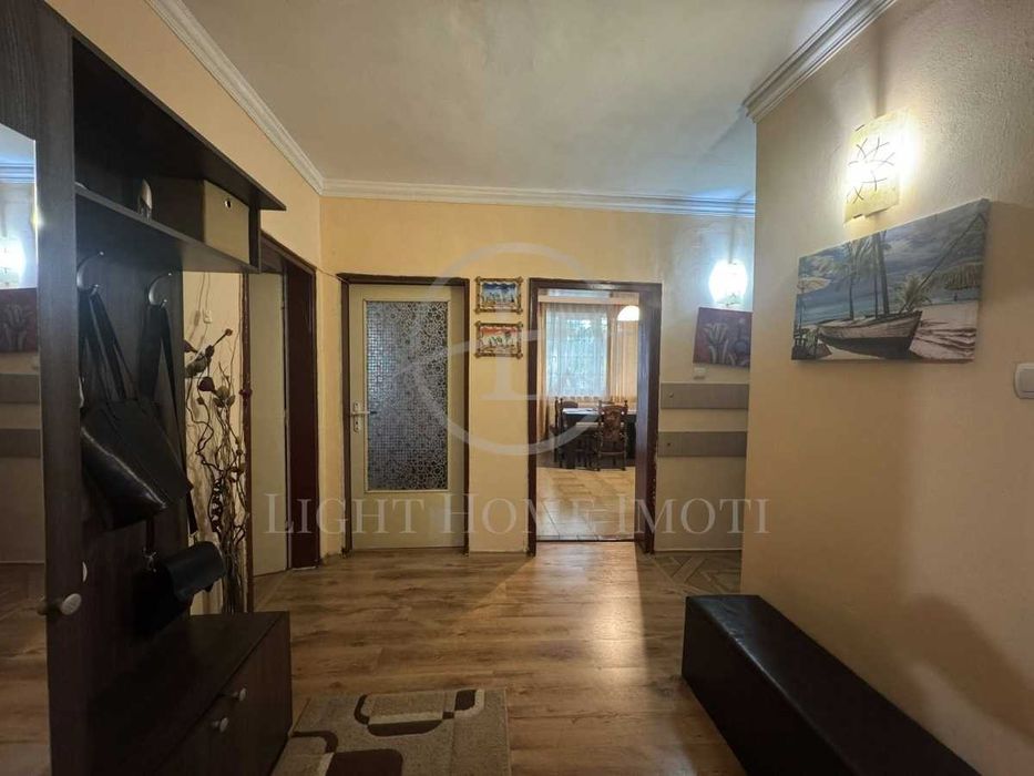 Реф. 2737 Тристаен Апартамент с Гараж / Кючук Париж