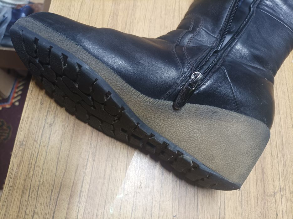 Всё за 5000.Обувь на 37 размер.