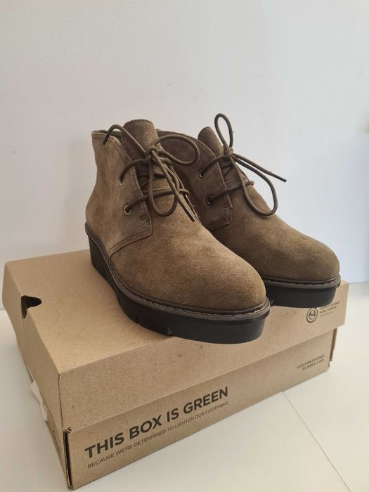Велурени боти Clarks