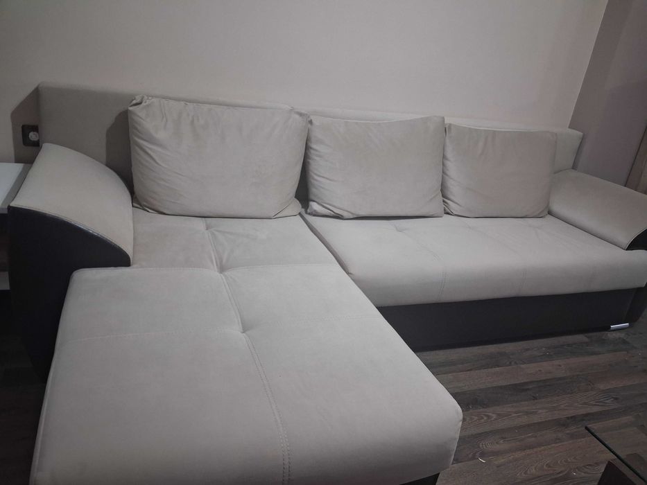 Продавам ъглов диван