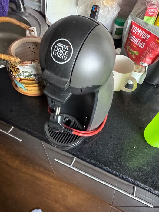 Капсульная кофе машинка Nescafé dolce gusto piccolo черного цвета