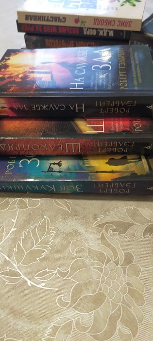 Продам книги Роберта Гилбрейта