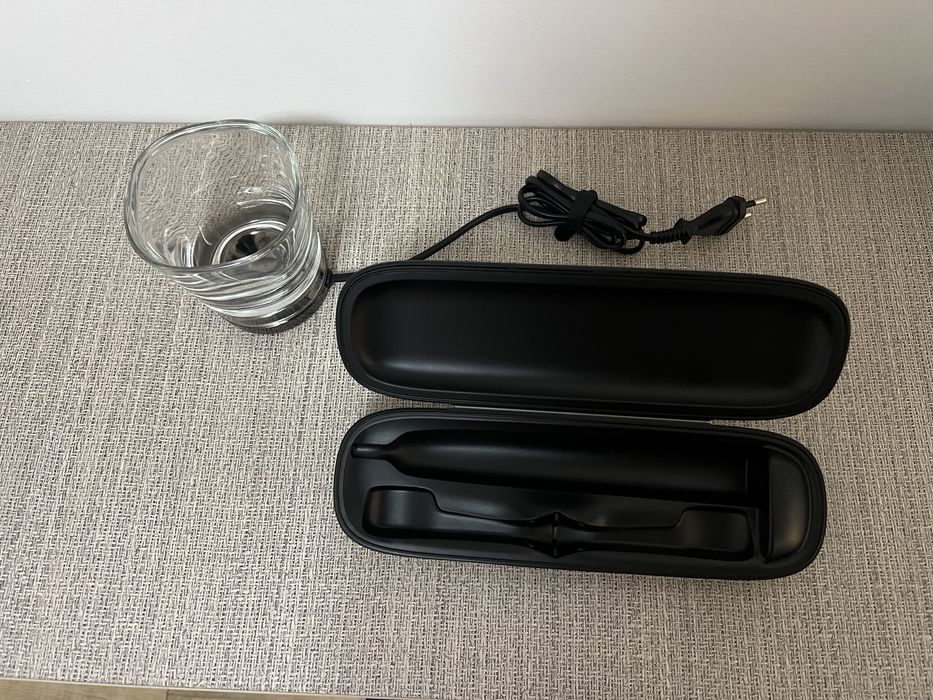 Husă de călătorie încărcătoare + Bază de încărcare cu pahar Philips Sonicare (Negru)