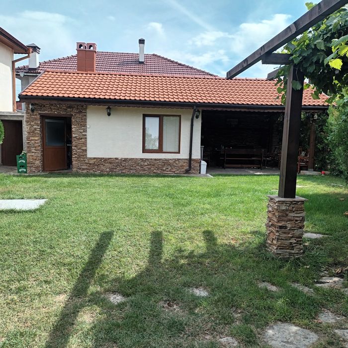 Дава се под наем Къща в с. Гецово, Област Разград - 100 кв.м за 598.23 € - Снимка #4