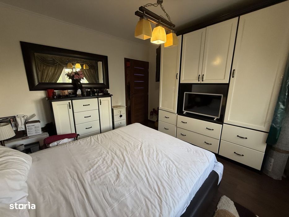 Apartament 4 camere, Micro 20
