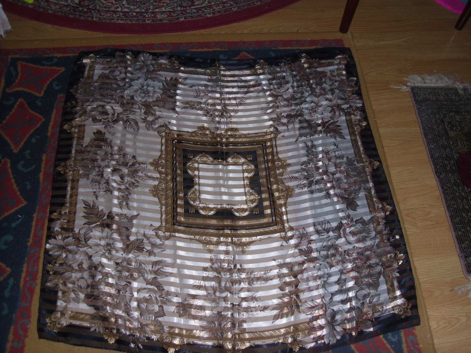 Batic mare ,cu flori