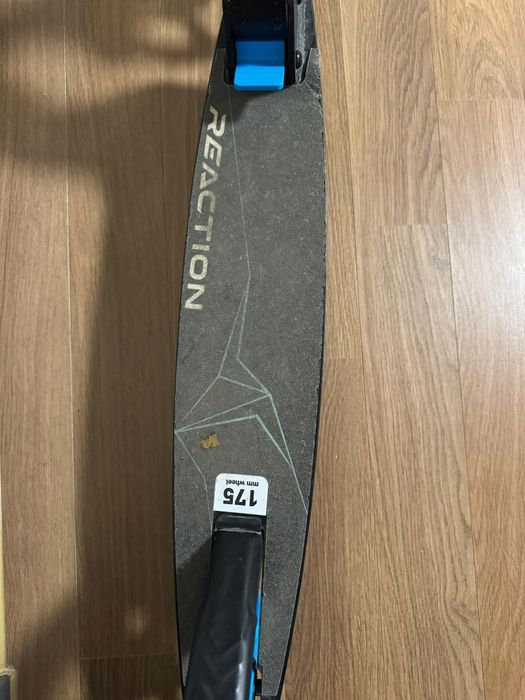 Продам самокат Reaction