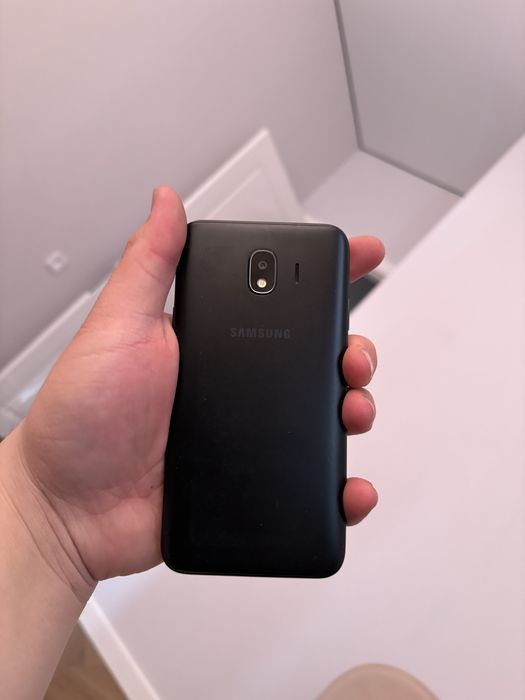 Продам samsung j4. В хорошем состояние.