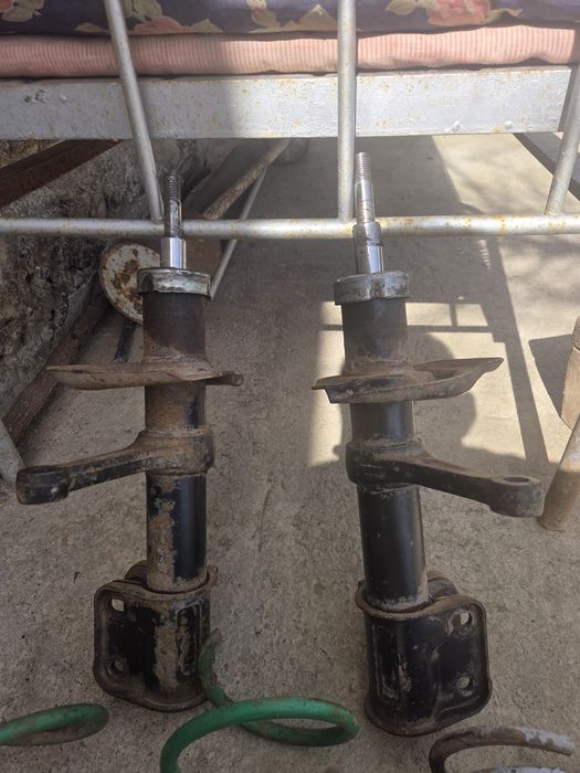 Пружина и амартризатор