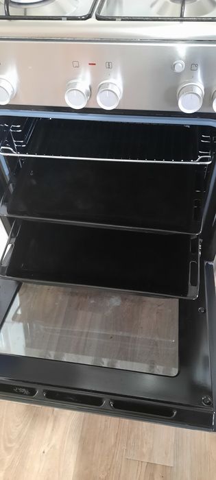 Продам Газовую плиту